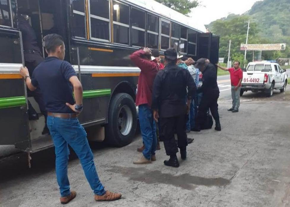 PNC realiza registros vehiculares y de transporte público en Morazán pnc-realiza-registros-vehiculares-y-de-transporte-publico-en-morazan